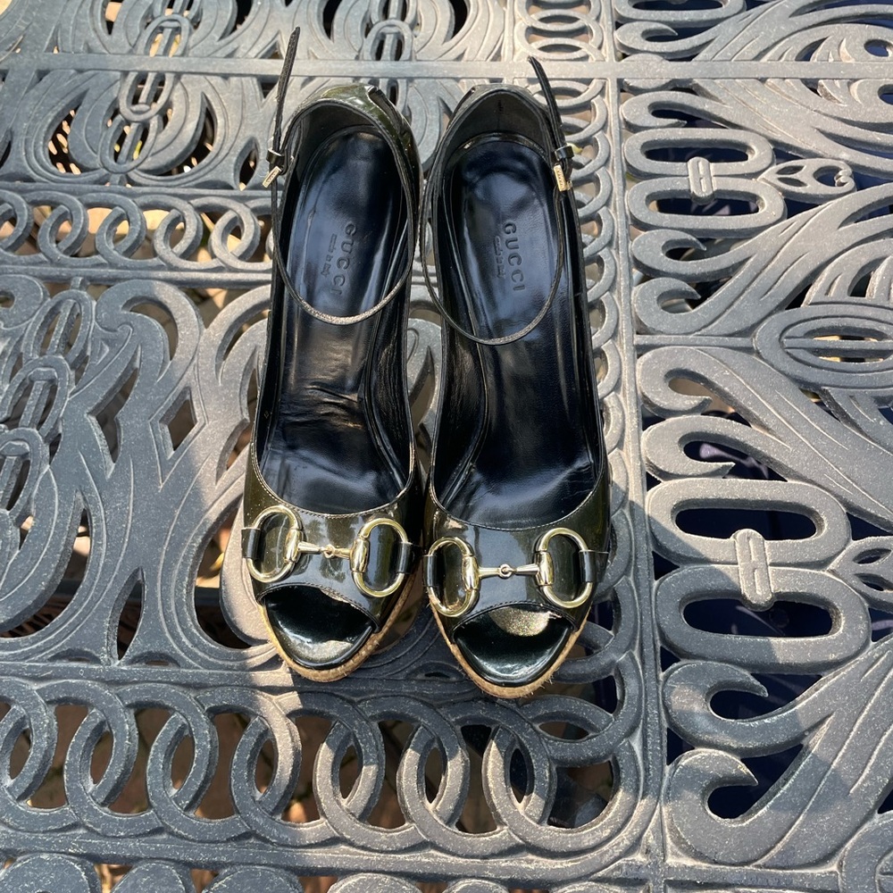 GUCCI Horsebit Peep-Toe Wedges Size 7